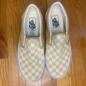 Slip on vans yellow